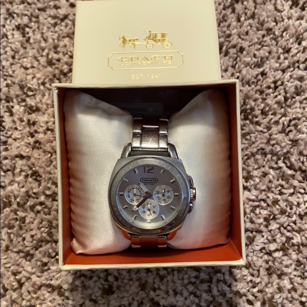 Watch - Picture 1 of 4